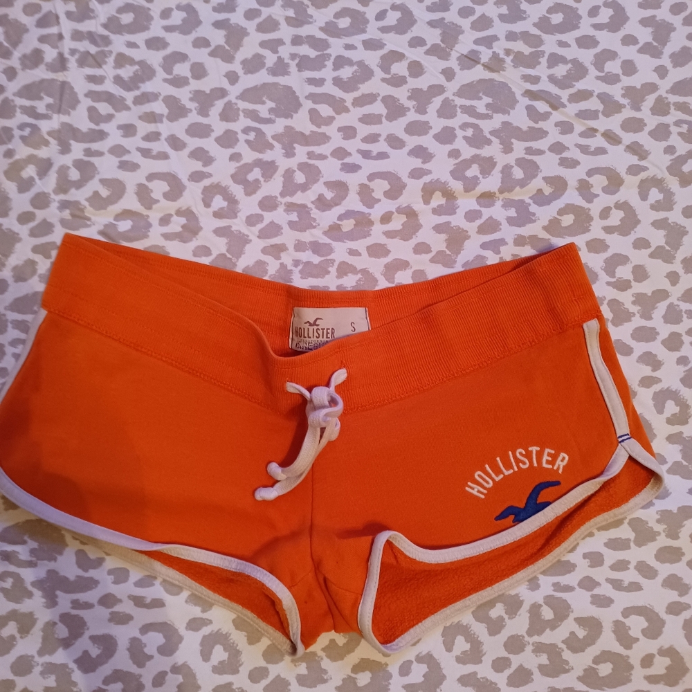 Hollister shorts small